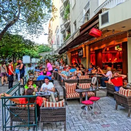 100 Meters From The Terminal Station דירה